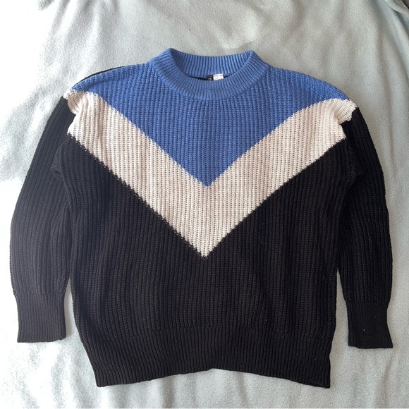 80s Inspired Black White Blue Chevron Ski Chunky Knit Sweater - Picture 4 of 5